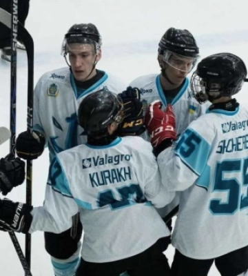 «Дніпро» розгромив «Харківських Берсерок» в чемпіонаті України з хокею