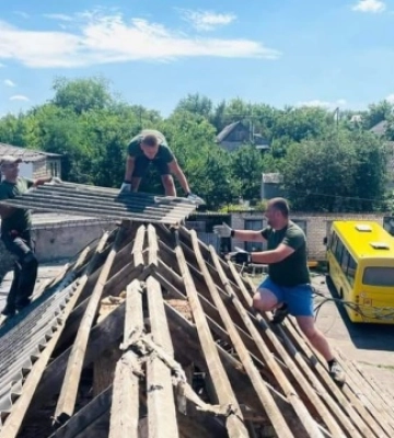 На Херсонщині за програмою «Пліч-о-пліч» відновлюють житло у 12 громадах - ОВА