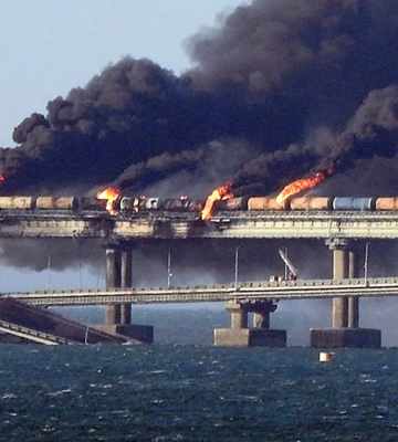 «Символизмом не страдаем». В ВМС ответили, когда будет окончательно уничтожен Крымский мост