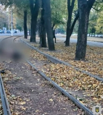 На трамвайних коліях в Одесі виявили тіло чоловіка та собаки
