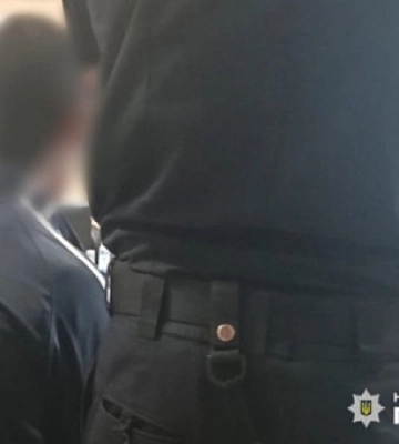 На Дніпропетровщині правоохоронці затримали хлопця за вбивство вітчима