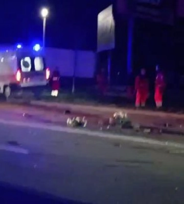 Від удару у машин вирвало колеса: на Київщині водій Audi протаранив швидку допомогу, відео