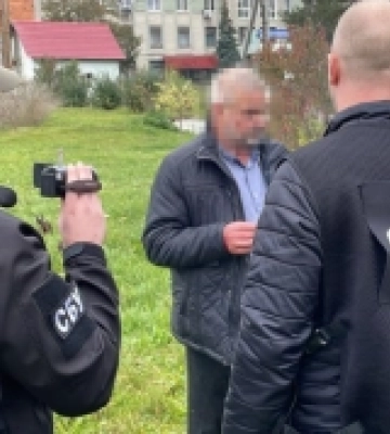 Хабар за оформлення на навчання у ВНЗ для відстрочки від призову – на Закарпатті підозрюють голову приймальної комісії