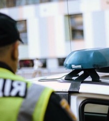 В Києві новий випадок суїциду: підліток викинувся з 13-го поверху, фото і відео