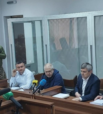 Суд оставил Коломойского под стражей