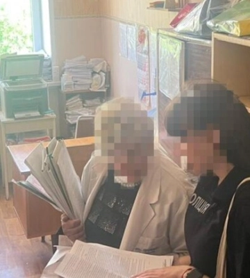 До двох тисяч доларів за довідку: у Запоріжжі судитимуть лікарку за оформлення інвалідності ухилянтам