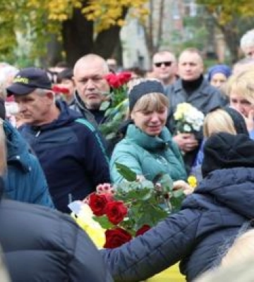 Полтавська громада провела в останню дорогу загиблих Героїв Олега Карпова, Артема Артеменка, Юрія Бабанського
