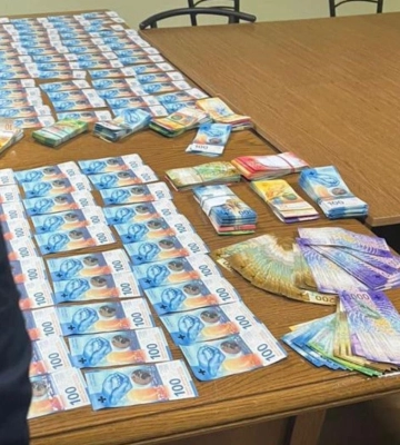 Через кордон на Львівщині намагалися вивезти майже 150 тисяч швейцарських франків, - ФОТО