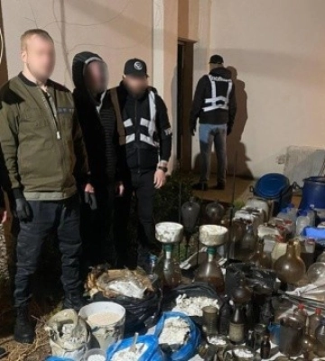 У Києві викрили нарколабораторію, де щомісяця «заробляли» ₴5 мільйонів