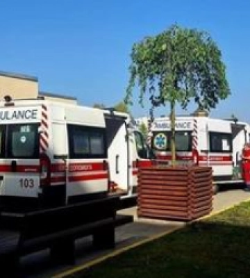 Медики Львівщини за 3 місяці допомогли перевезти на лікування за кордон майже 600 українців