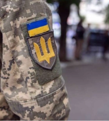 Не хоче служити, але донатить на ЗСУ: як покарали чоловіка, який відмовився від мобілізації через матір з інвалідністю