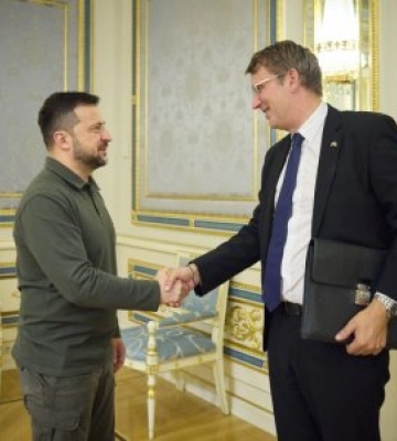 Подякував за F-16 та 12 пакетів допомоги: Зеленський зустрівся з міністром оборони Данії Поульсеном