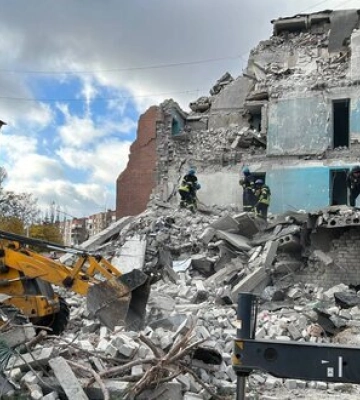 Обстріл Слов&#039;янська: під завалами гуртожитку перебувають двоє людей