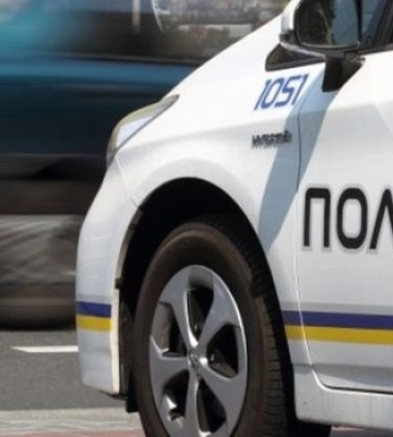 В Киеве задержали вооруженного нетрезвого водителя, совершившего ДТП с 11 автомобилями. Фото