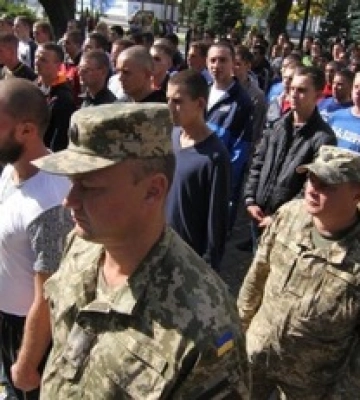 Инцидент с проверкой военнообязанных в Черновцах: видео и реакция ТЦК