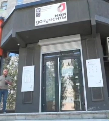 В оккупированном Мелитополе горожан продолжают мордовать в очередях за справками – МФЦ для галочки 