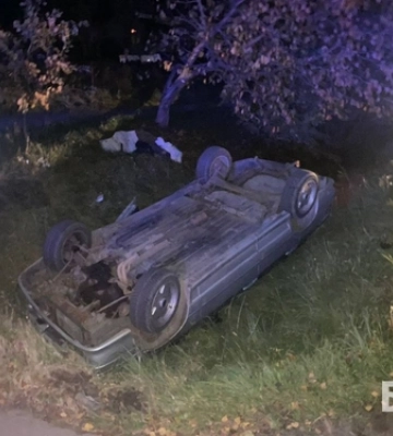 Завадило світло фар: у Нововолинську авто перекинулося на дах 
