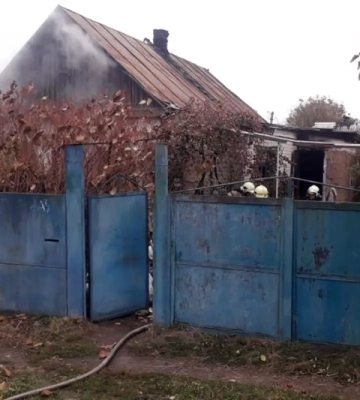 У Павлограді під час побутової пожежі загинула власниця приватного будинку (ФОТО)