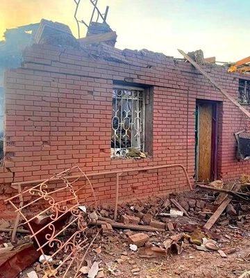 По Херсонской области россияне за сутки выпустили 35 УАБов, из них ночью - 13, под завалами могут быть люди