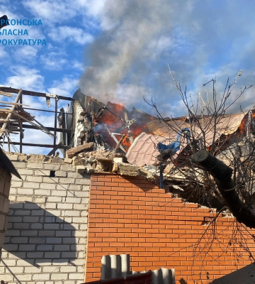 По Херсонской области россияне за сутки выпустили 35 УАБов, из них ночью - 13, под завалами могут быть люди