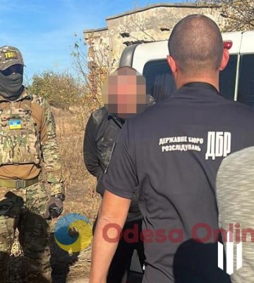 Одеський правоохоронець організував схему переправлення чоловіків через кордон