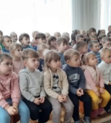 У Корці для дошкільнят міста показали виставу