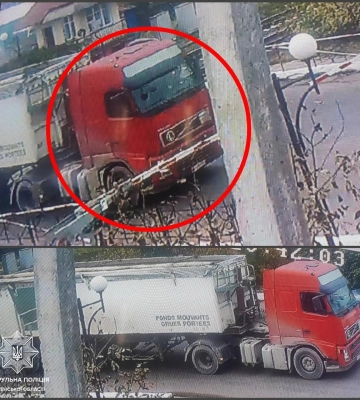 У Дубні водій вантажівки пошкодив шлагбаум на залізничному переїзді