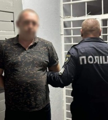 У голови громадської організації, який інсценував замах на своє вбивство, вдома знайшли цілий арсенал зброї: Чоловіка затримано - подробиці 