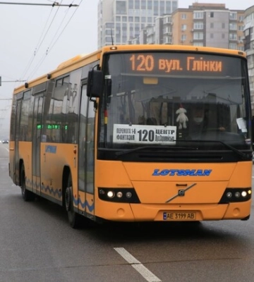 У Дніпрі затримали 19-річну дівчину, яка обікрала маршрутчика