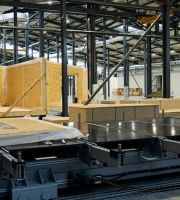 450 модулів на рік. На Київщині запустили завод prefab-будинків Hutjet