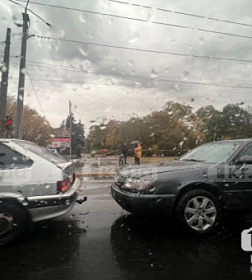 В Кривом Роге произошло ДТП с участием четырех автомобилей