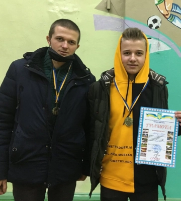 «Хороший воїн – мудрий воїн»: військовослужбовець з Волині возить шахівницю в зону бойових дій