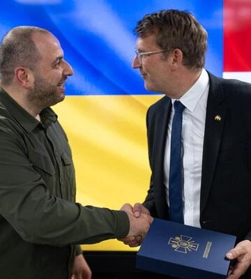Министры обороны Дании и Украины обсудили ускорение передачи Киеву истребителей F-16