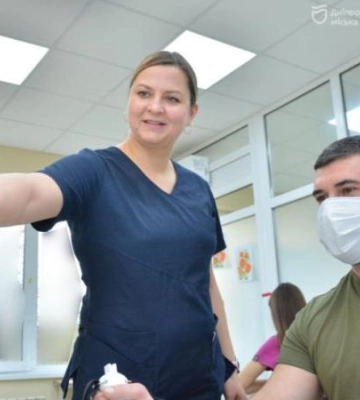 Вчаться заново ходити та мають з ким поговорити: як реабілітаційний центр у Дніпрі ставить на ноги поранених військових