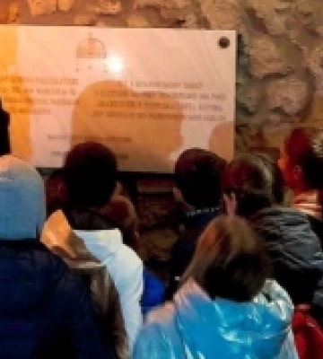 Понад 38 тисяч гривень зібрав екскурсовод з Мукачева на вечірніх екскурсіях у замку Паланок
