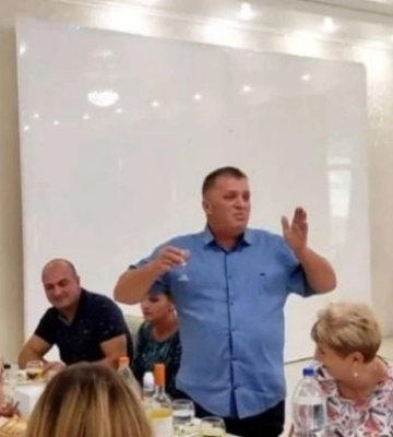 На предателя - участника скандального застолья с украинскими песнями в Мелитополе накатали жалобу главе  ЛДПР (фото, видео)
