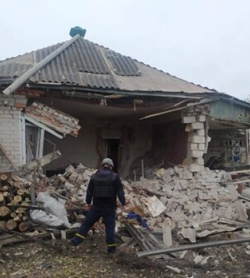 В результате обстрела рф поселка на Харьковщине ранена пожилая женщина, есть повреждения