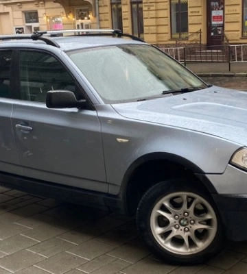 У Львові дві жінки потрапили під колеса автомобілів