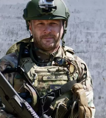 Президент нагородив журналіста та військового Артема Шевченка відзнакою «За оборону України»
