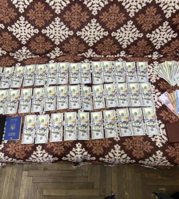 Закарпатець пропонував прикордонникам хабар у розмірі 3500 доларів за сприяння у перетині державного кордону