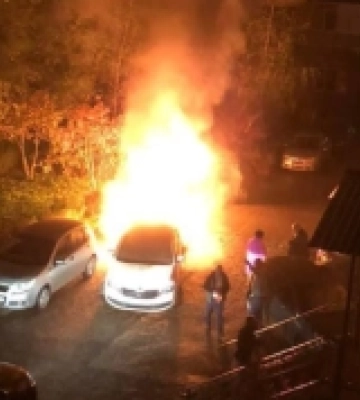 В Ужгородському районі спалили автомобіль місцевому прокурору