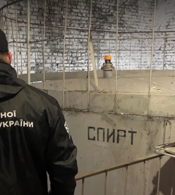 Державний спиртзавод на Чернігівщині налагодив підпільне виробництво - БЕБ