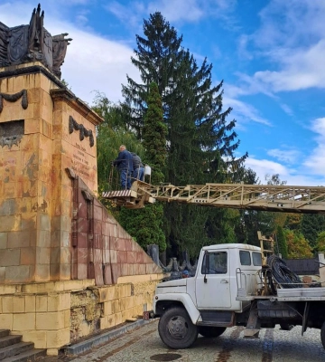 У Львові продовжують «декомунізовувати» Пагорб слави