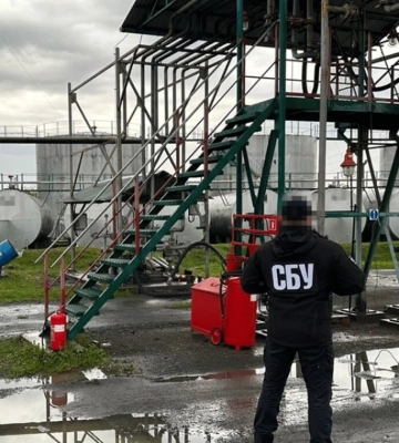 СБУ та БЕБ ліквідували схему незаконного виробництва і продажу пального, до якої причетний кум Медведчука
