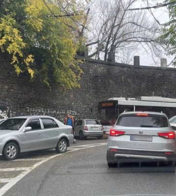 У Дніпрі через ДТП ускладнено рух тролейбусів
