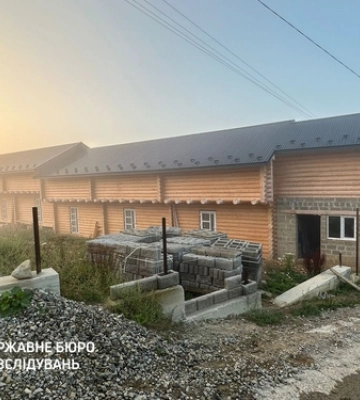 Військком Рівненщини, який побив підлеглого, будує котеджне містечко в Буковелі 