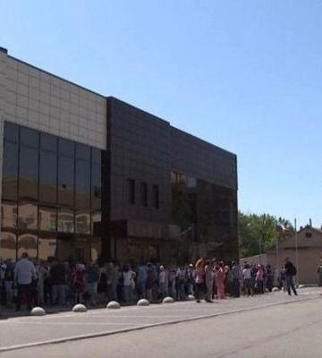 В Мелитополе оккупанты заставляют местных жителей полностью менять все документы (видео)