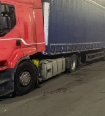 У Луцьку вантажівка збила жінку, яка переходила дорогу не на пішохідному
