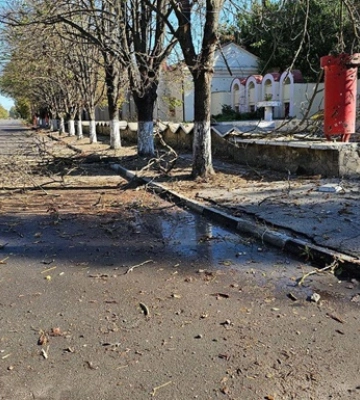 Росіяни обстріляли Херсон: троє постраждалих