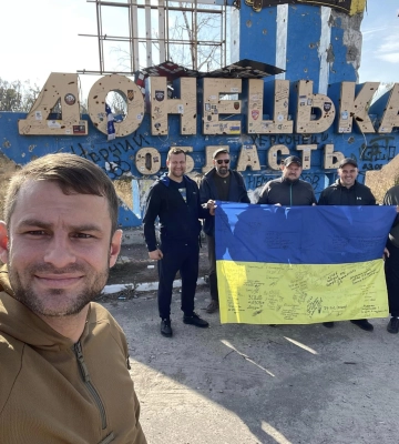 Три авто для ЗСУ і 2 тонни вантажу: волинські волонтери доставили допомогу на Донеччину